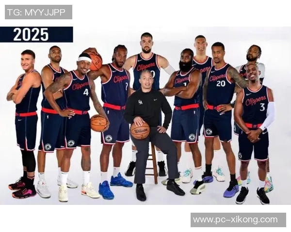 快船训练营第二天精彩瞬间哈登博格丹欢笑小卡保罗同框引关注 快船训练营第二天精彩瞬间哈登博格丹欢笑小卡保罗同框引关注