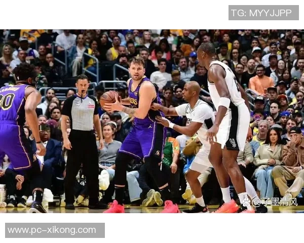 湖人实力提升显著逐渐与火箭并肩西部仅次雷霆掘金成争冠热门 湖人实力提升显著逐渐与火箭并肩西部仅次雷霆掘金成争冠热门