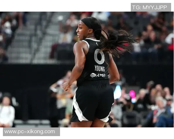 杰基杨创造历史成季后赛首位30分10助攻0失误球员